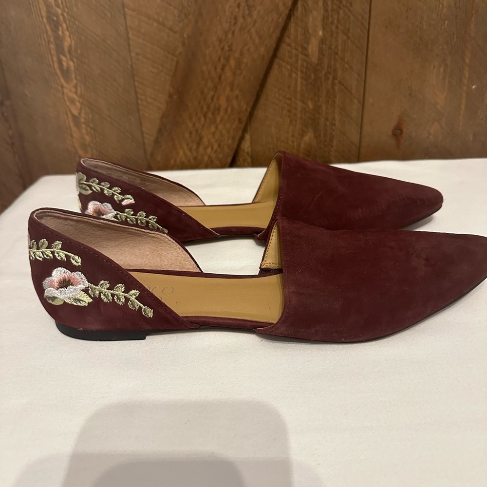 FrancoSarto Woman's pointed toe flats.